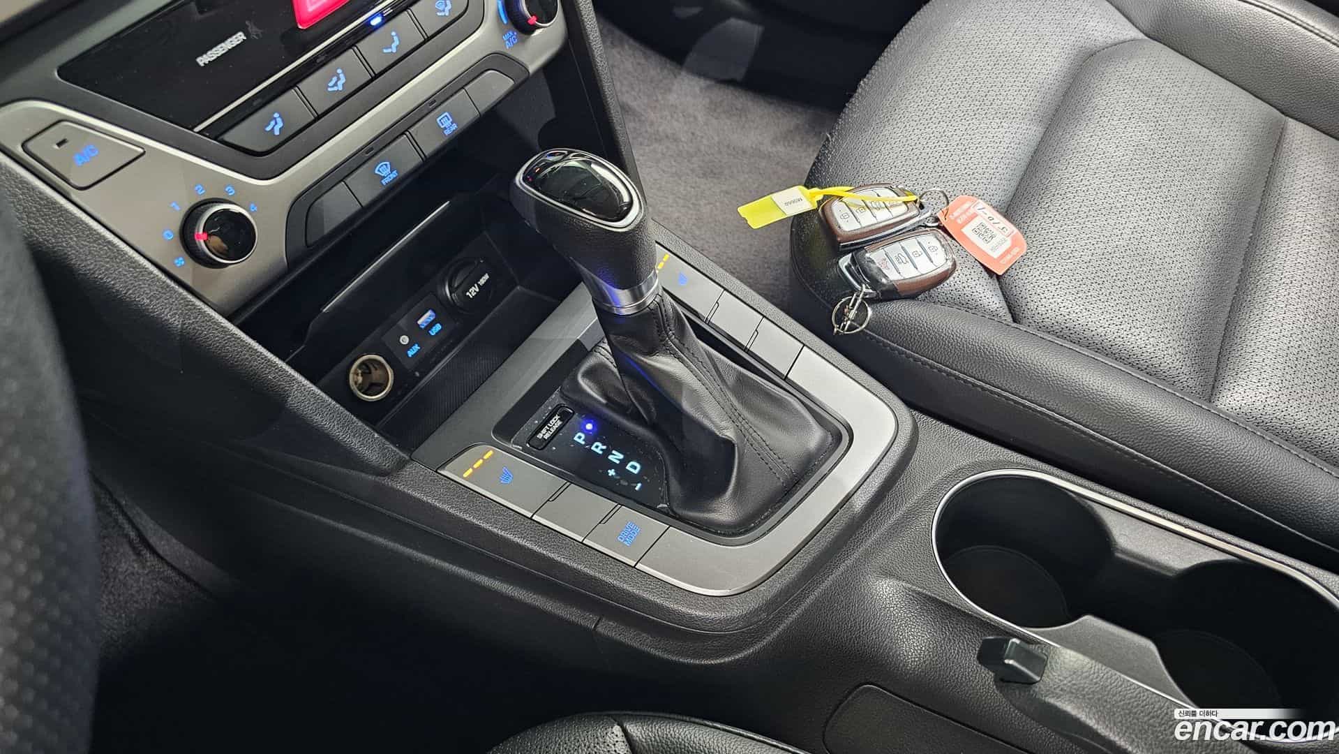 AVANTE Hyundai 2018.0-INNER-009