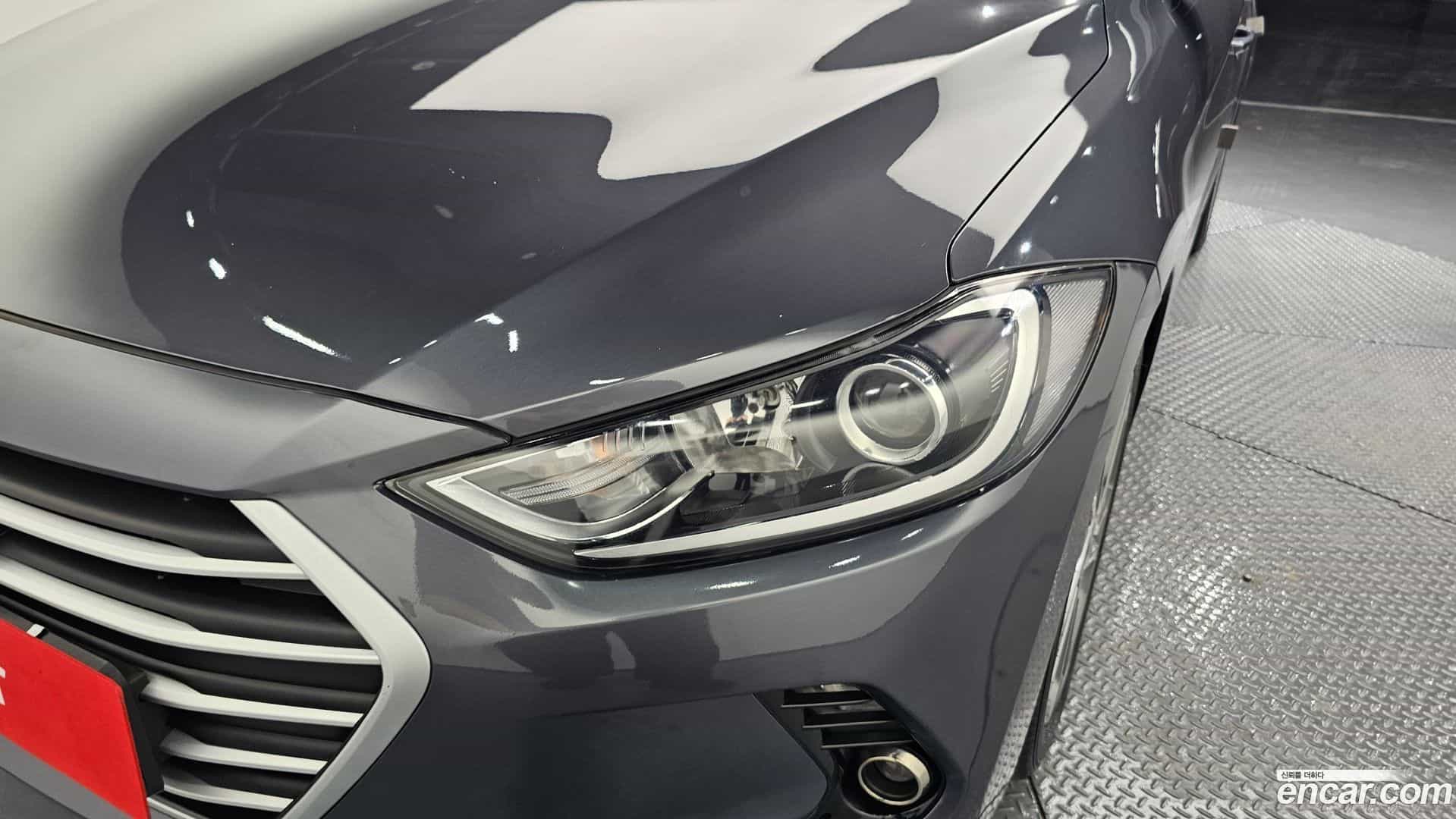 AVANTE Hyundai 2018.0-OUTER-032