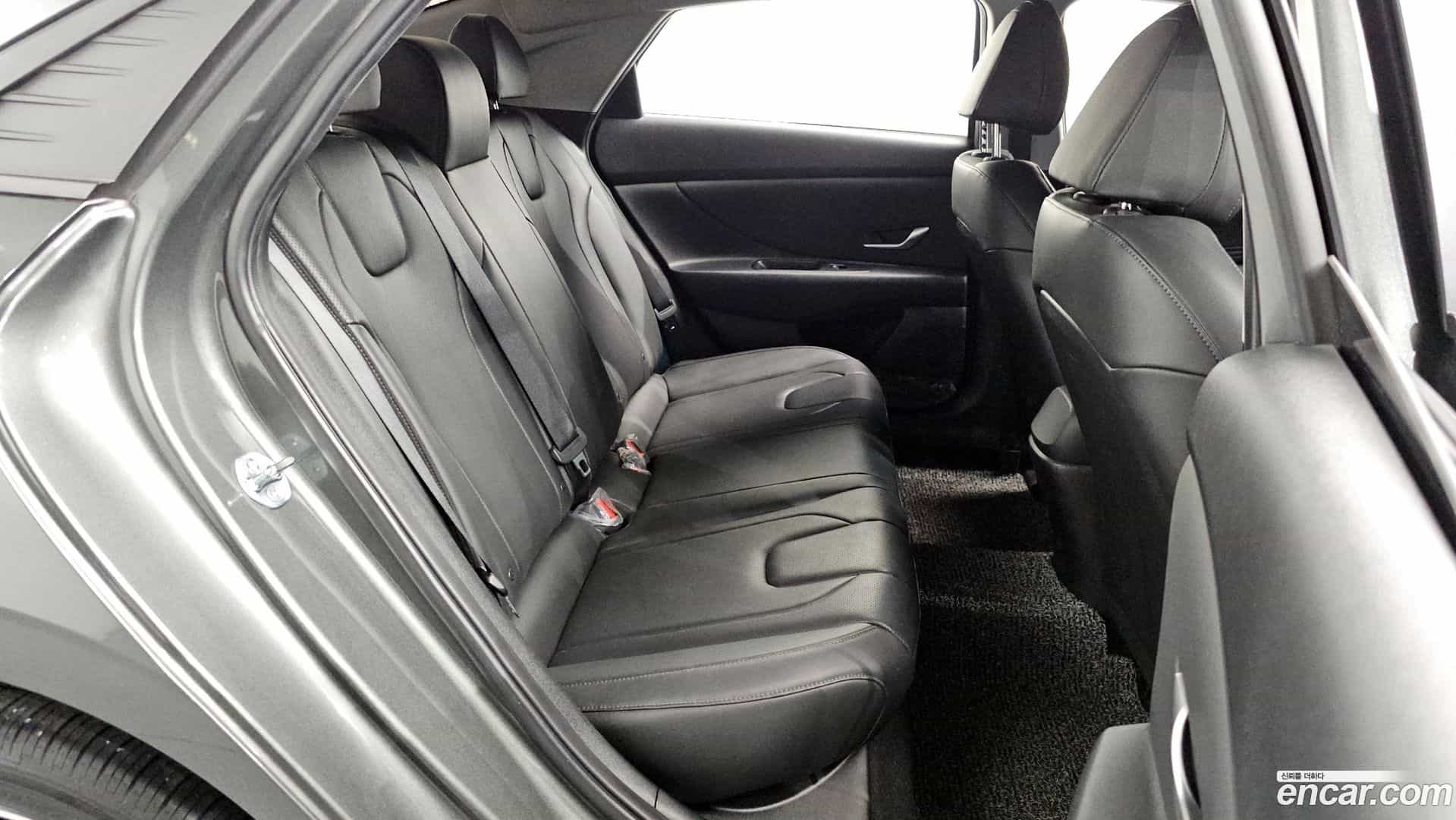 AVANTE Hyundai 2022.11-OPTION-015