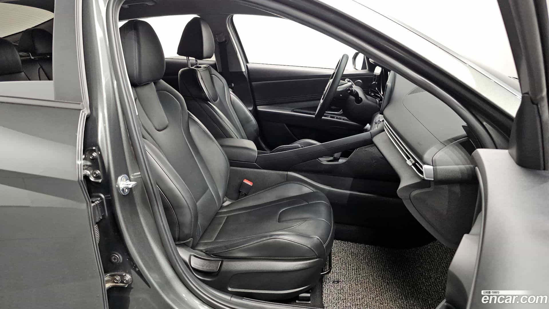 AVANTE Hyundai 2022.11-OPTION-016
