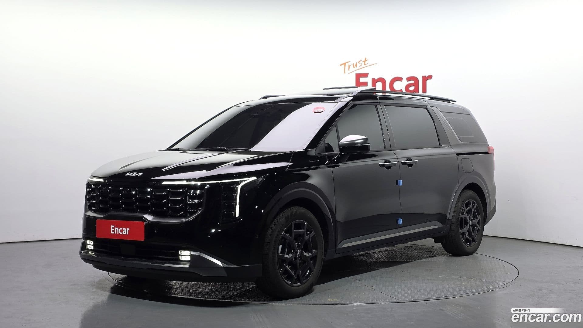 Main__Slider__Photo:Canival Kia 2024.3-0