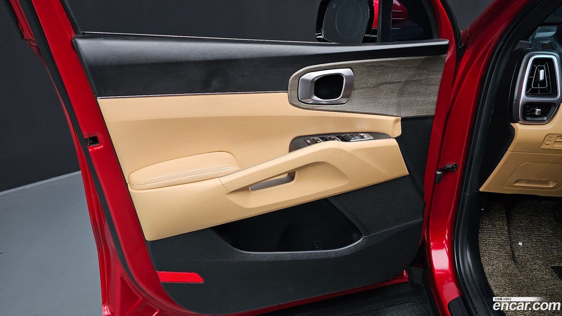 Main__Slider__Photo:Sorento Kia 2023.2-23