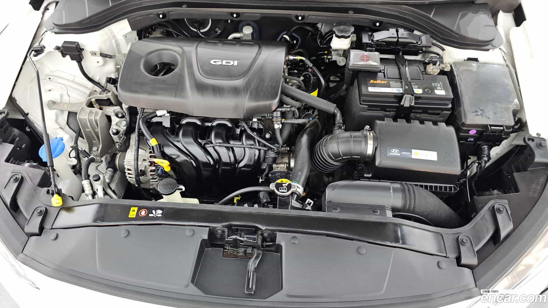 AVANTE Hyundai 2016.0-OUTER-006