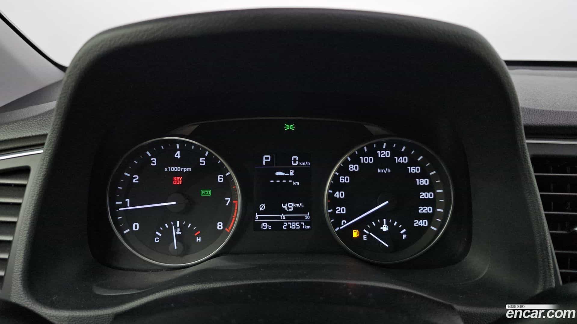 AVANTE Hyundai 2016.0-INNER-008