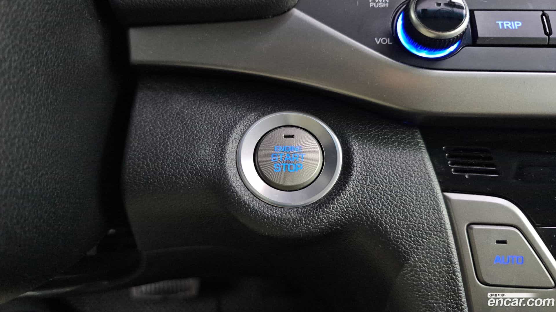 AVANTE Hyundai 2016.0-OPTION-021