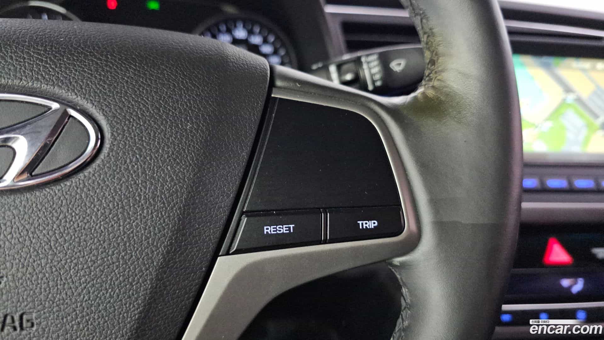 AVANTE Hyundai 2016.0-OPTION-022