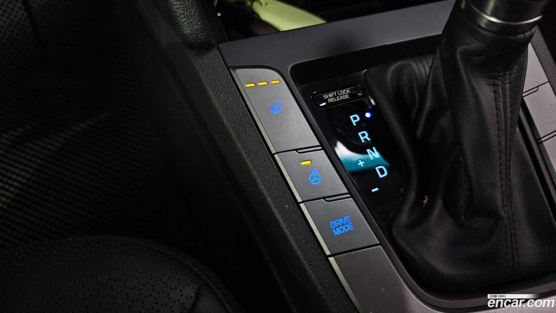 AVANTE Hyundai 2016.0-OPTION-023