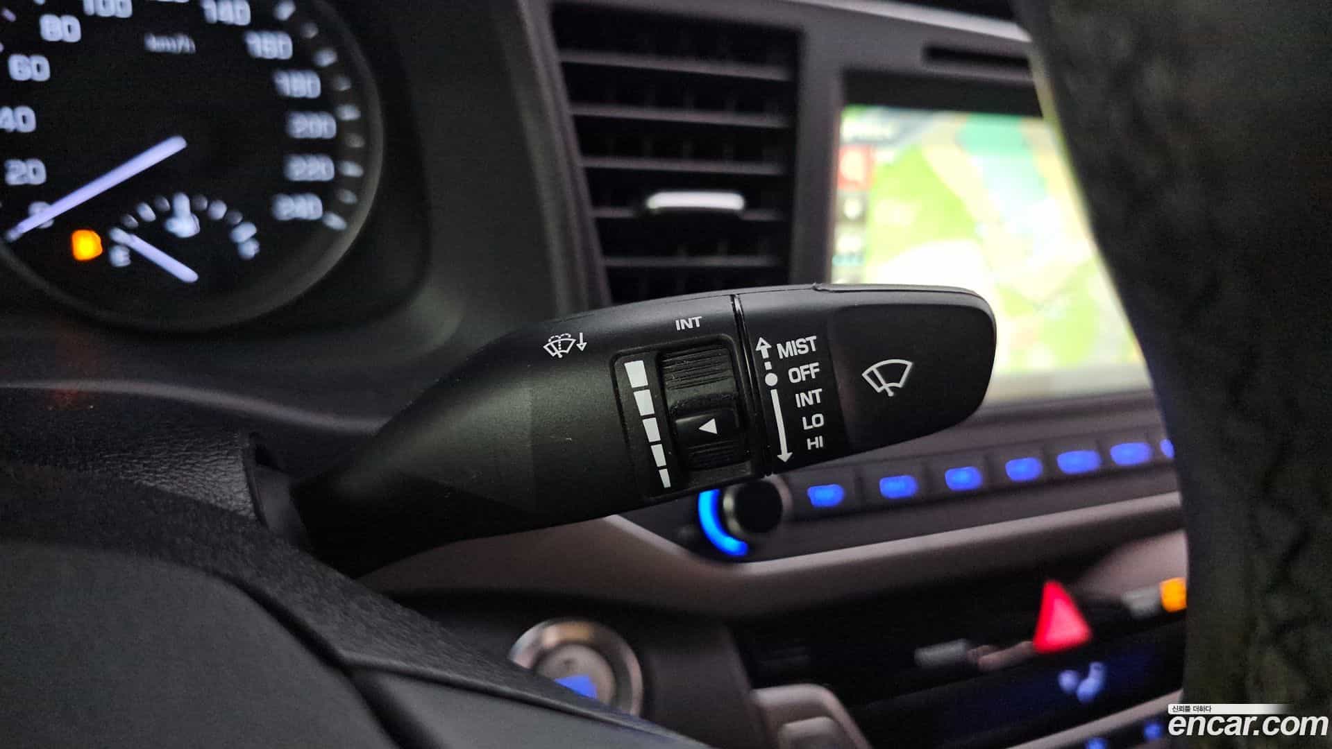 AVANTE Hyundai 2016.0-OPTION-042