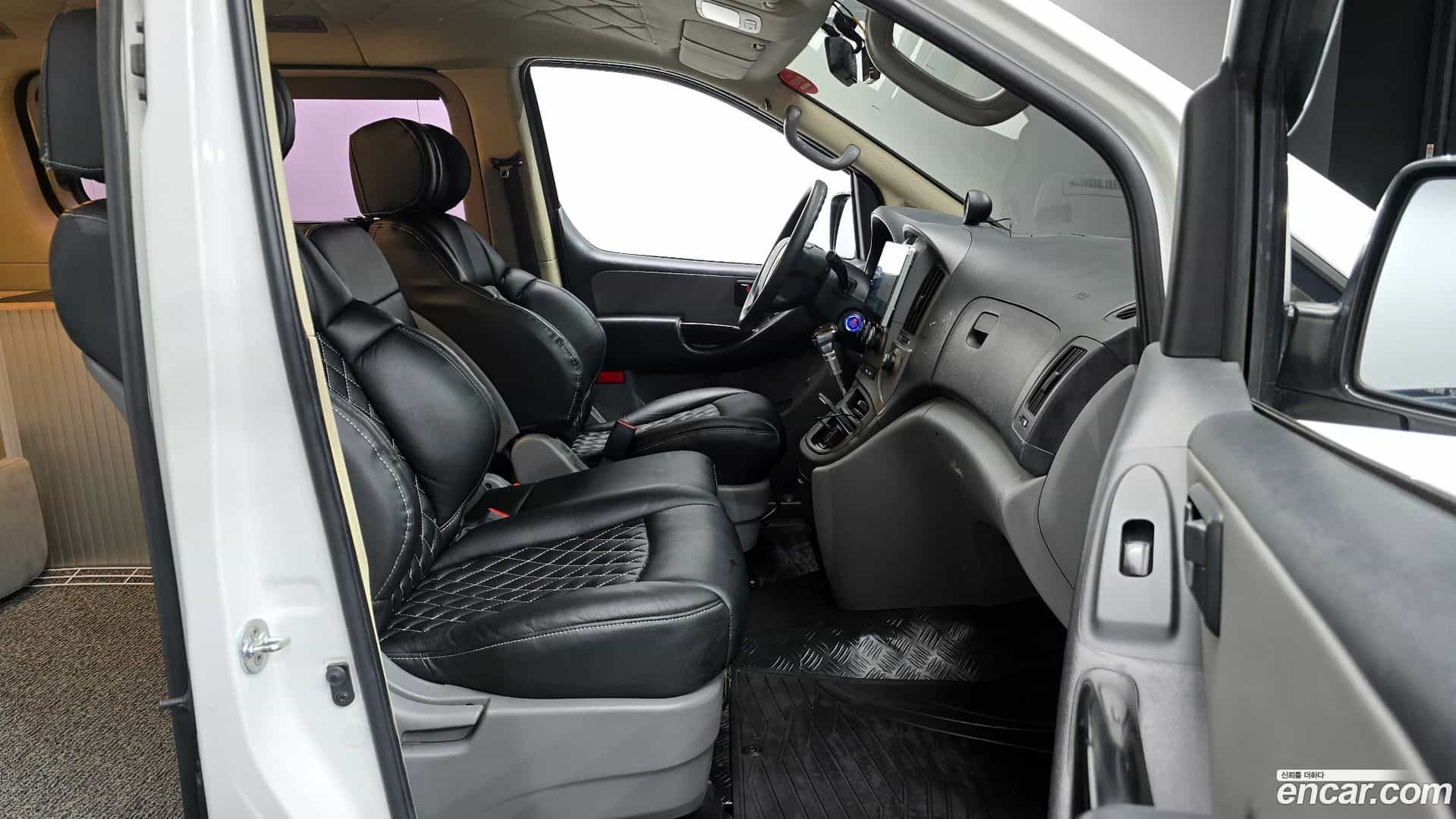 Starex Hyundai 2015.4-INNER-036