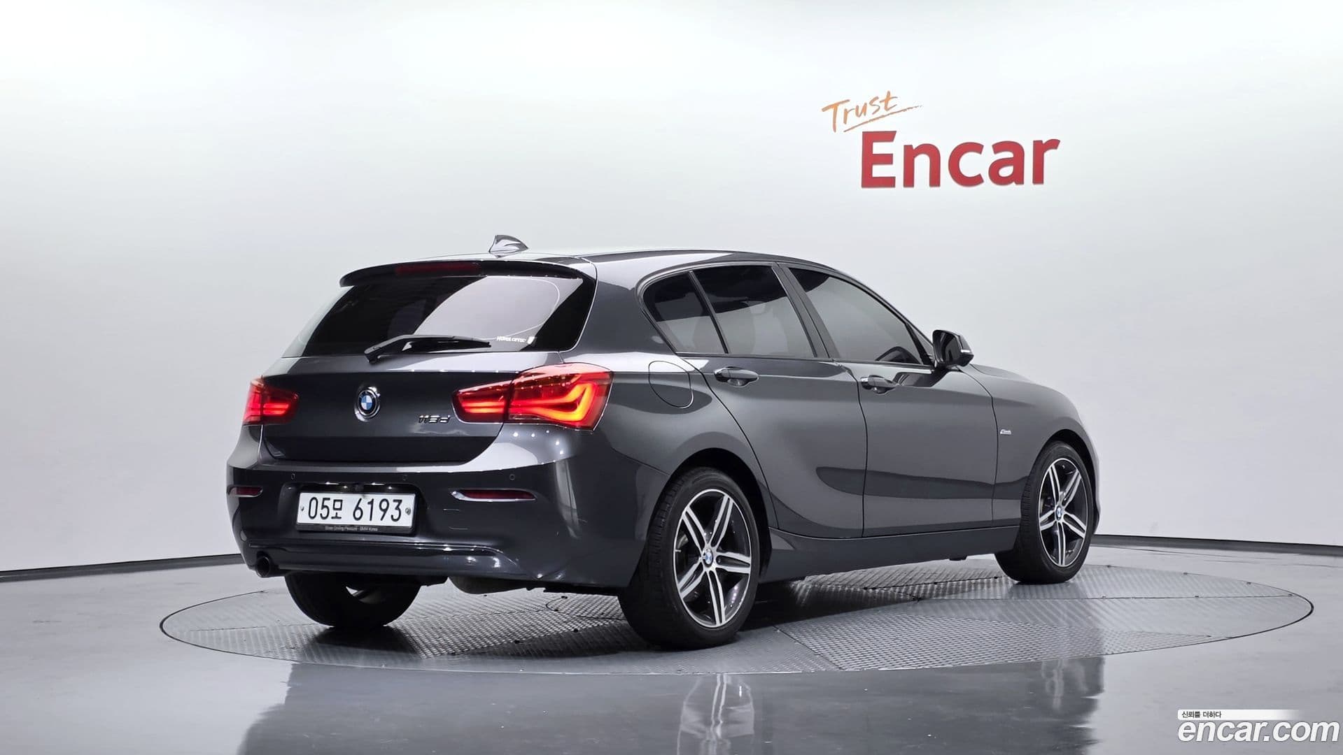 Main__Slider__Photo:1-Series BMW 2017.2-1