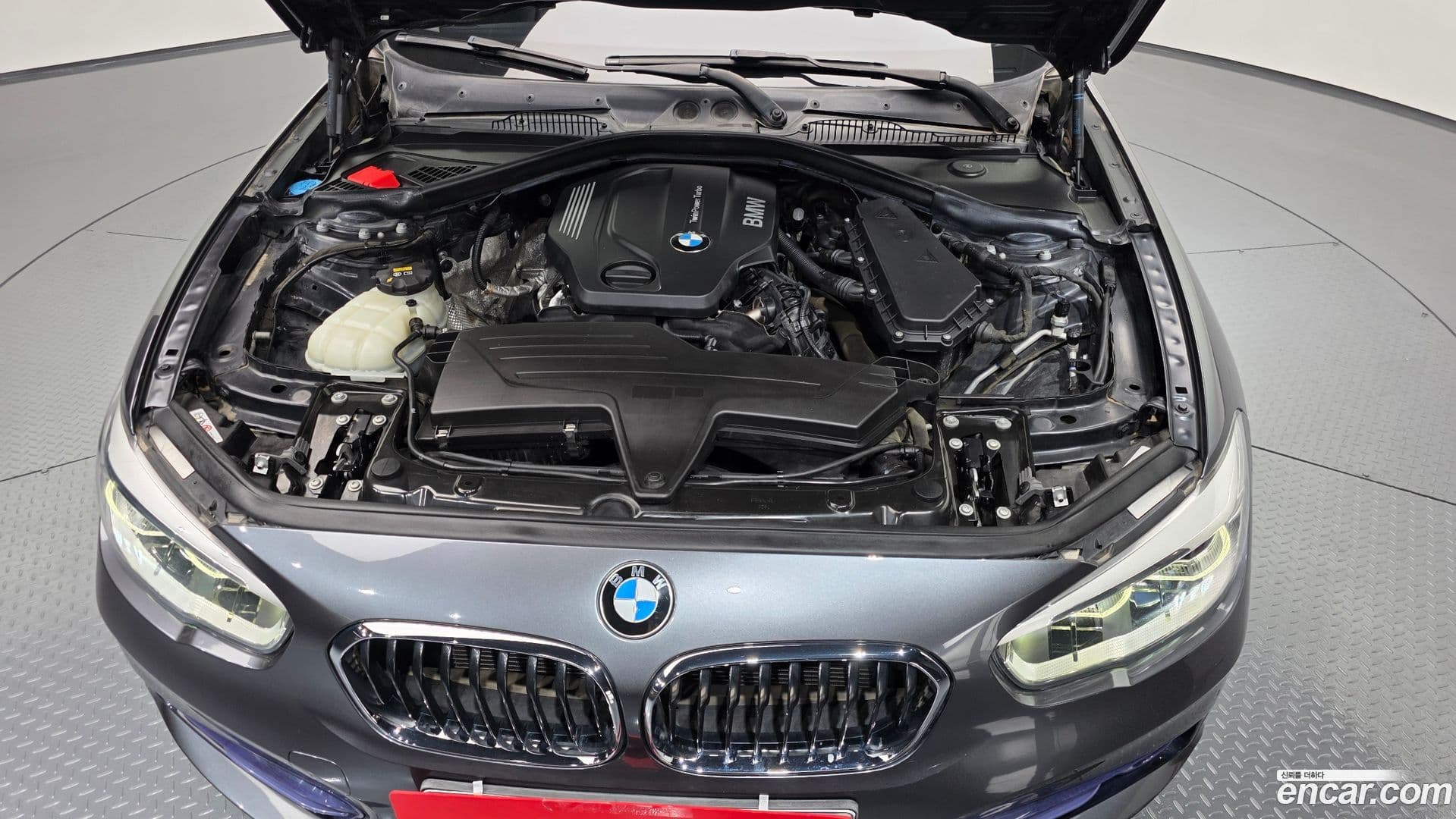 Main__Slider__Photo:1-Series BMW 2017.2-5