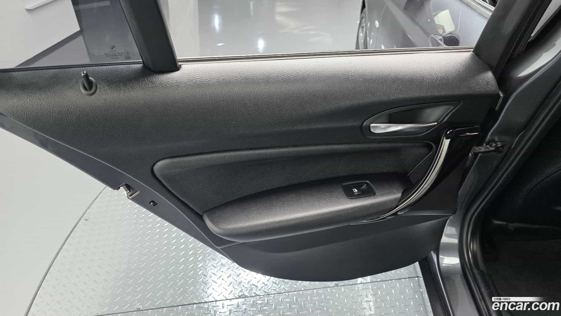 1-Series BMW 2017.2-INNER-035