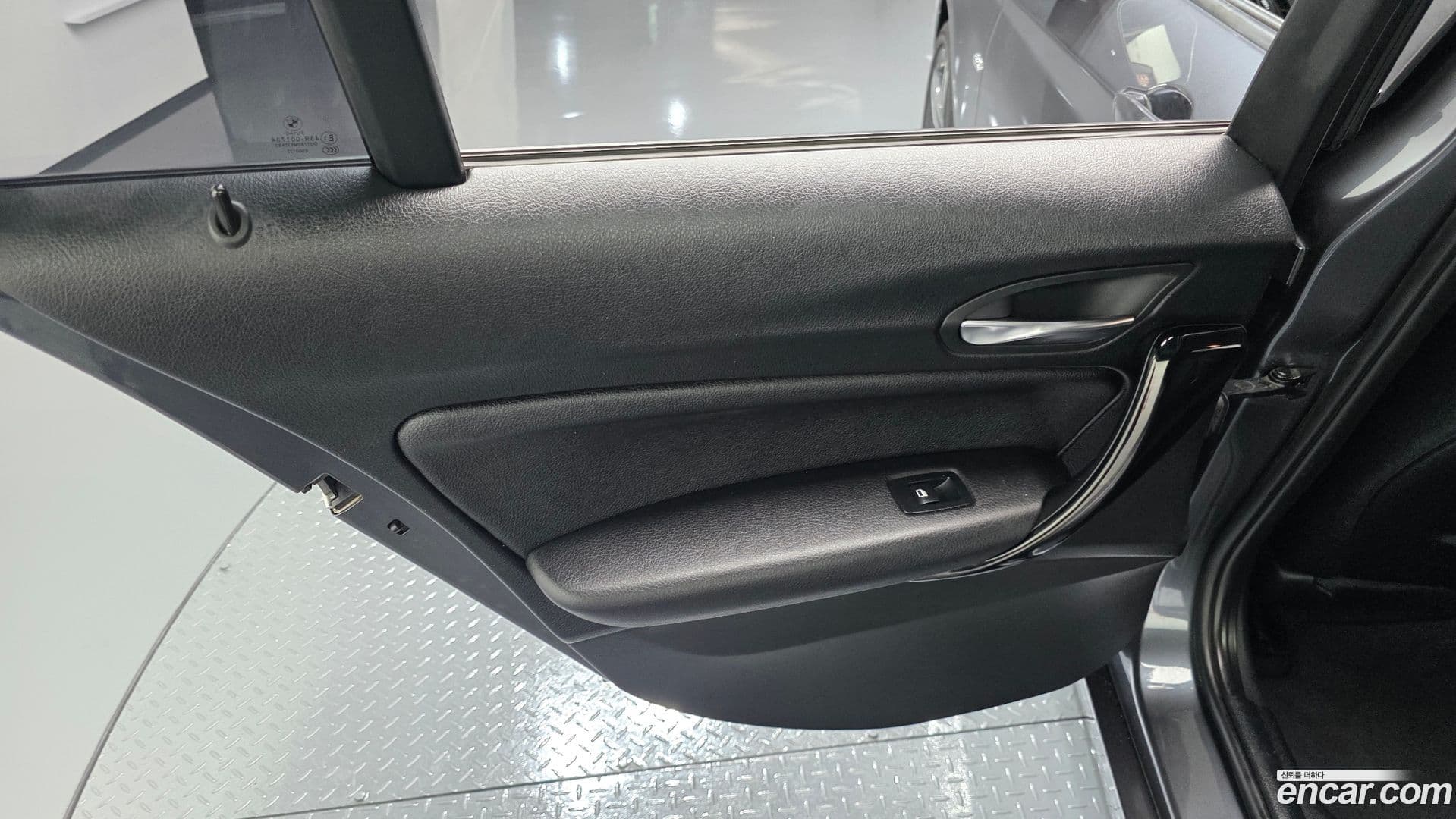 Main__Slider__Photo:1-Series BMW 2017.2-24