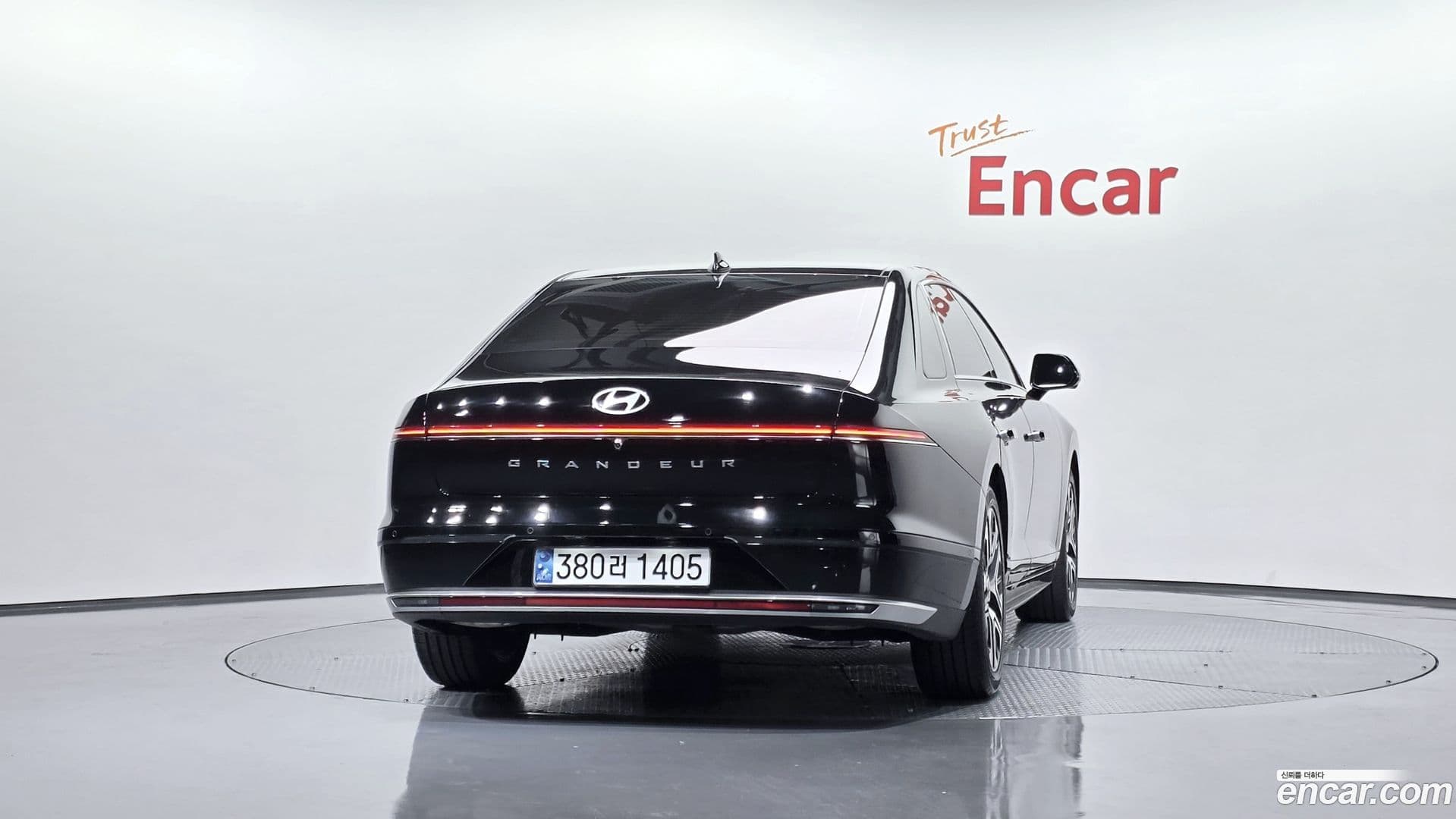 Main__Slider__Photo:Grandeur Hyundai 2023.2-3
