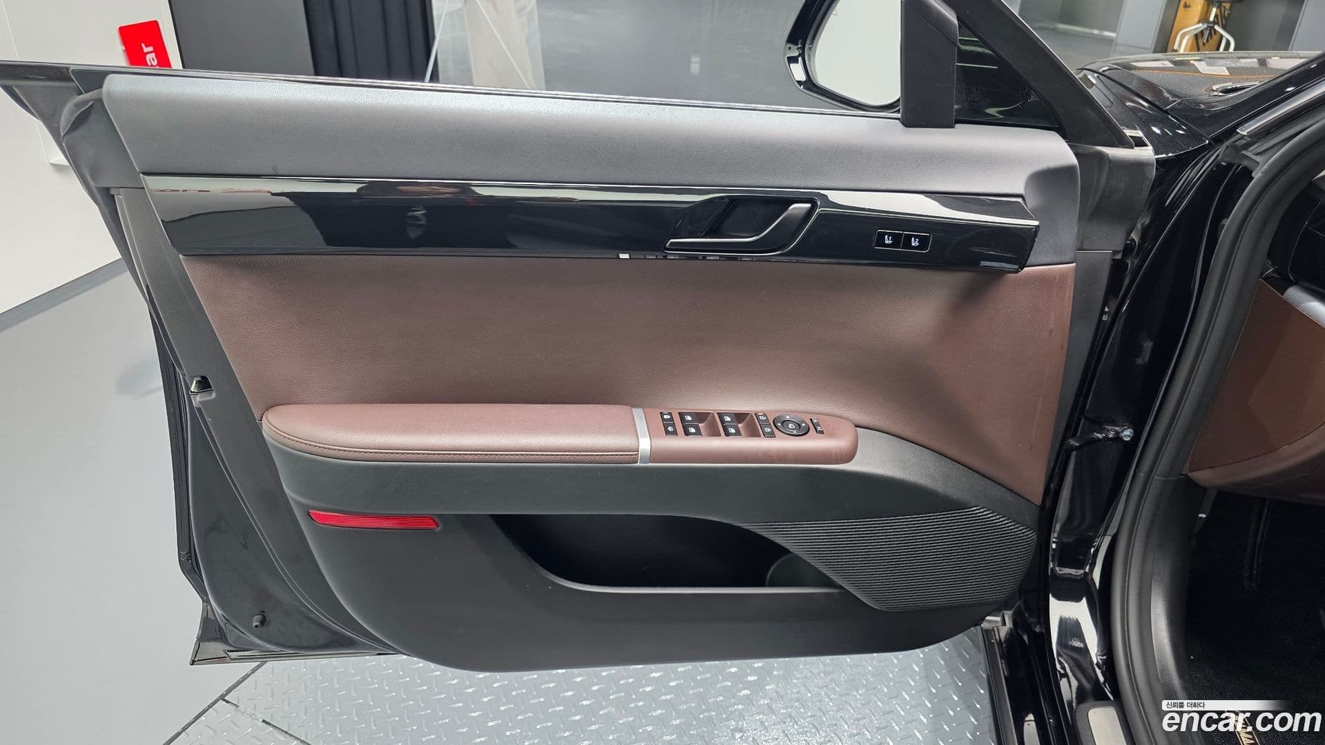 Main__Slider__Photo:Grandeur Hyundai 2023.2-23