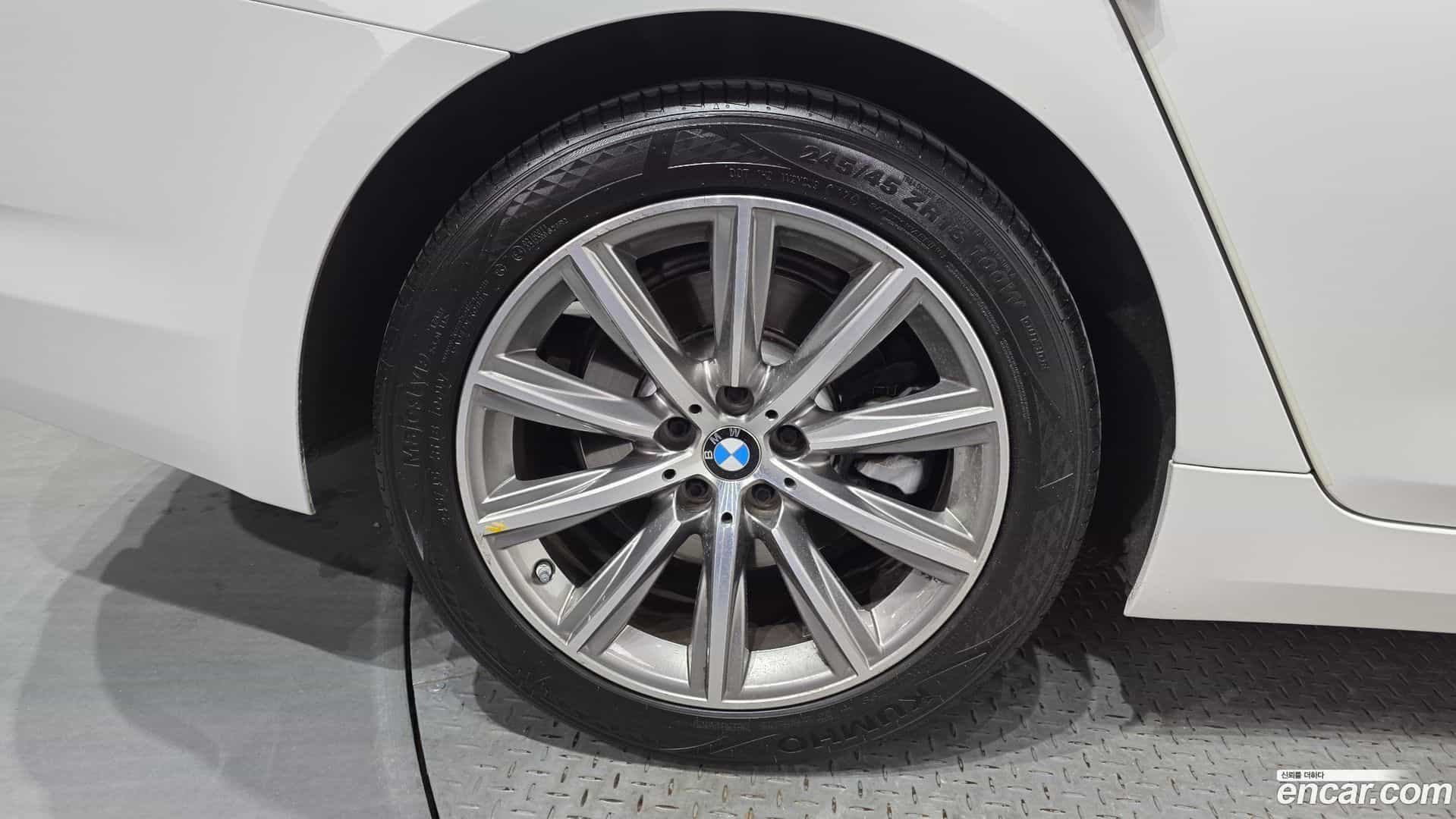 5-Series BMW 2019.5-OUTER-005