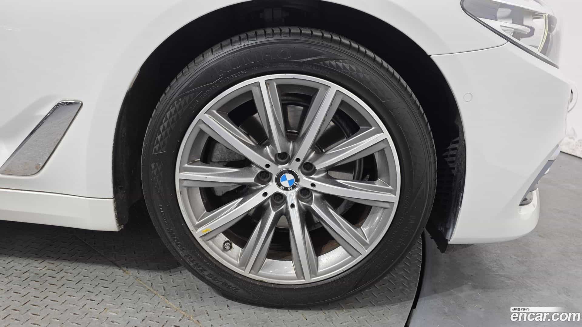 5-Series BMW 2019.5-OUTER-031