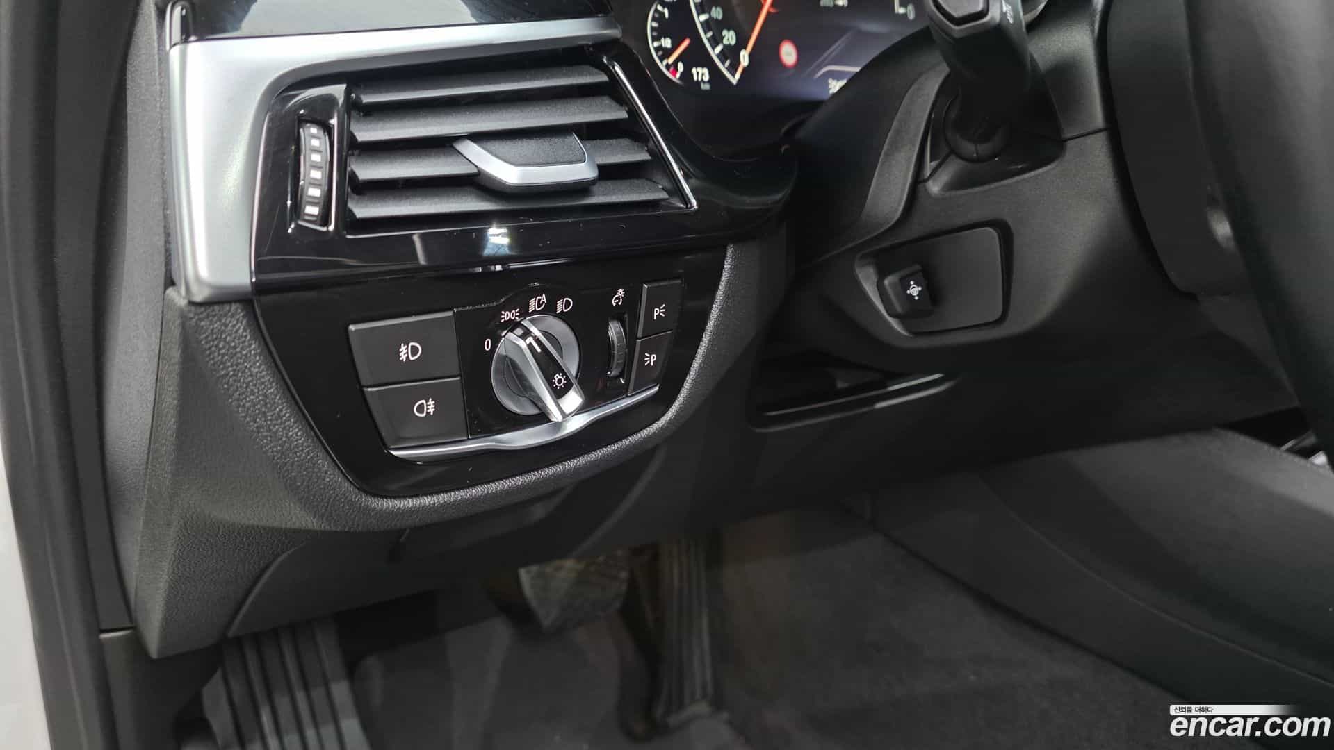 5-Series BMW 2019.5-INNER-036