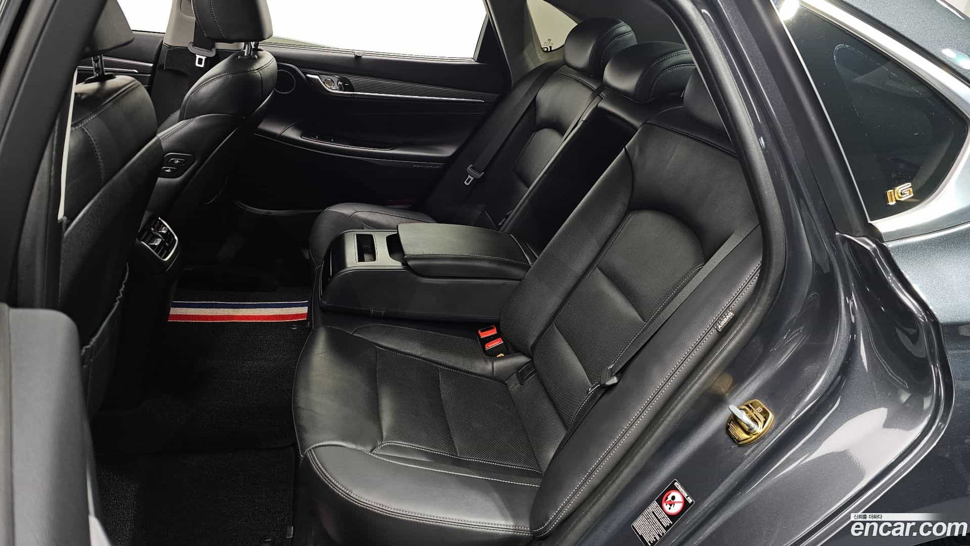Grandeur Hyundai 2018.9-OPTION-015