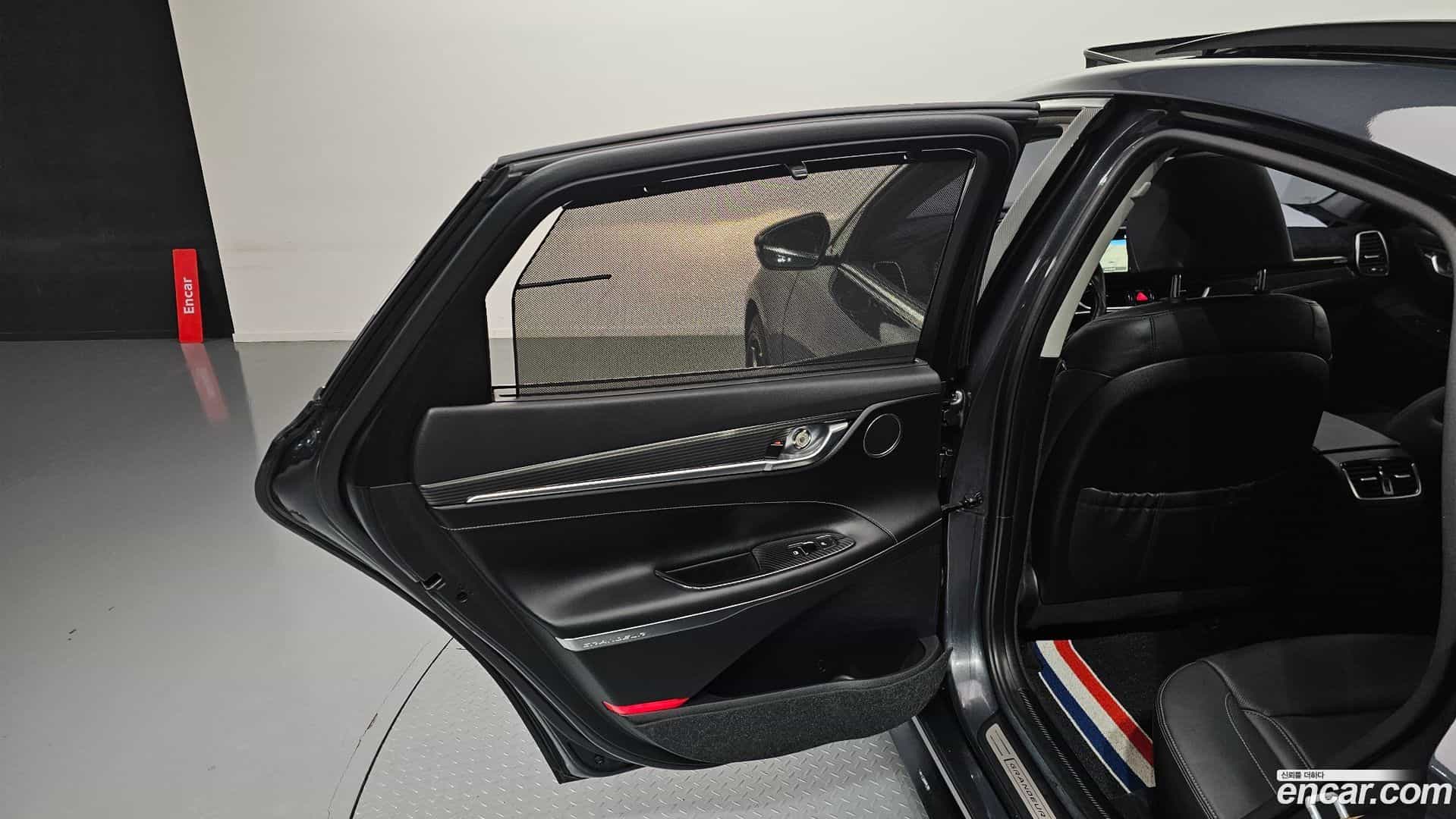 Grandeur Hyundai 2018.9-INNER-035