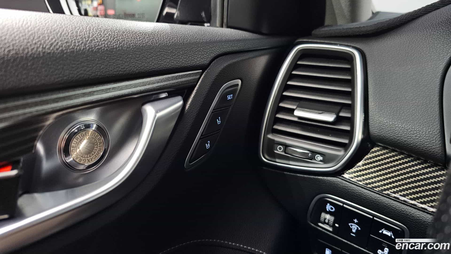 Grandeur Hyundai 2018.9-OPTION-042