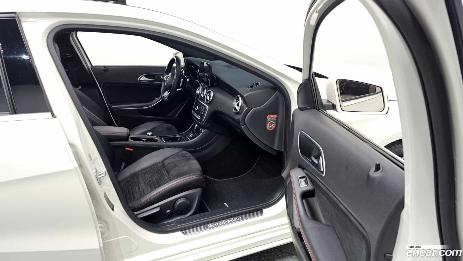 A-Class Mercedes-Benz 2017.8-OPTION-023