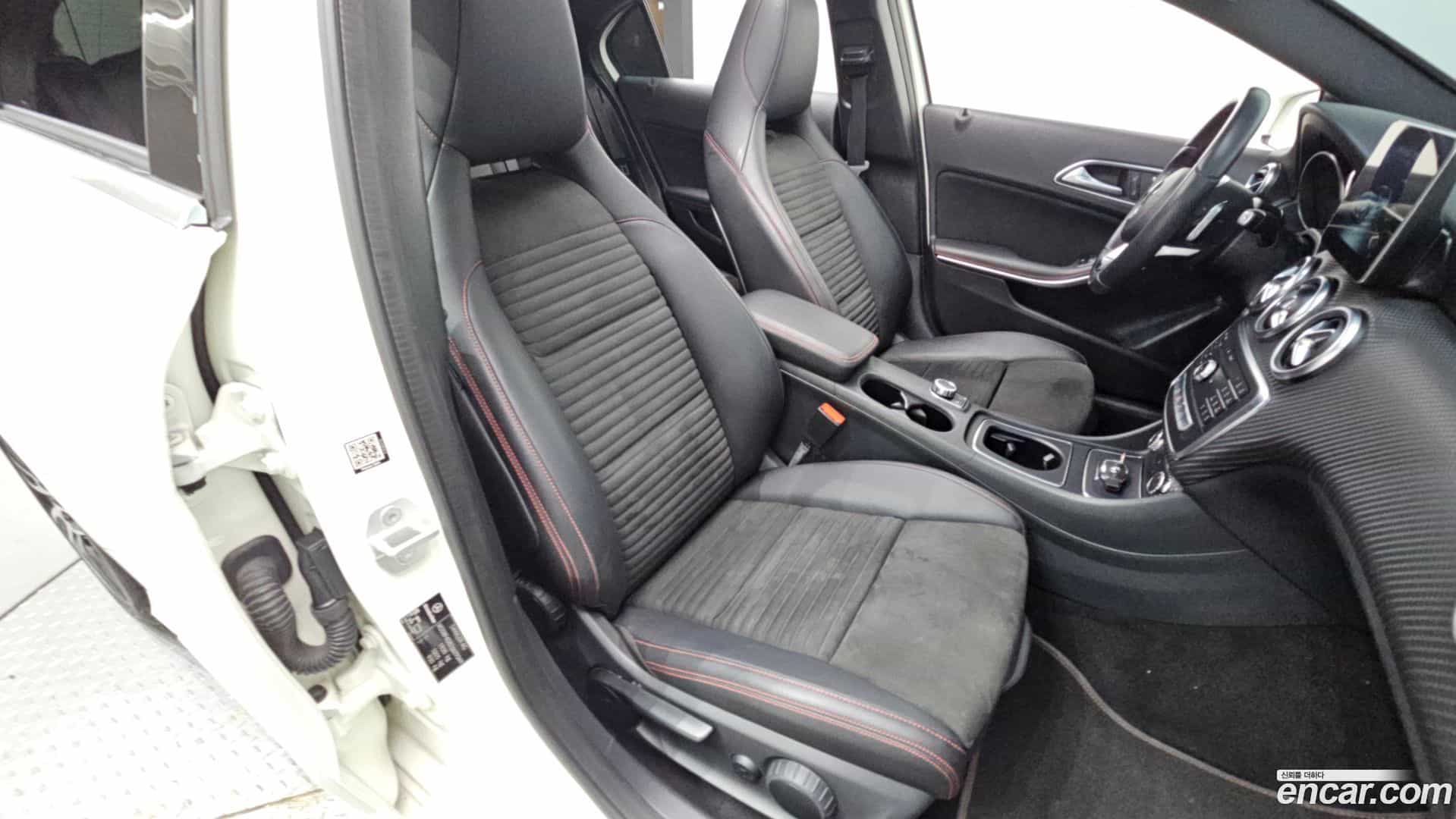 A-Class Mercedes-Benz 2017.8-INNER-036