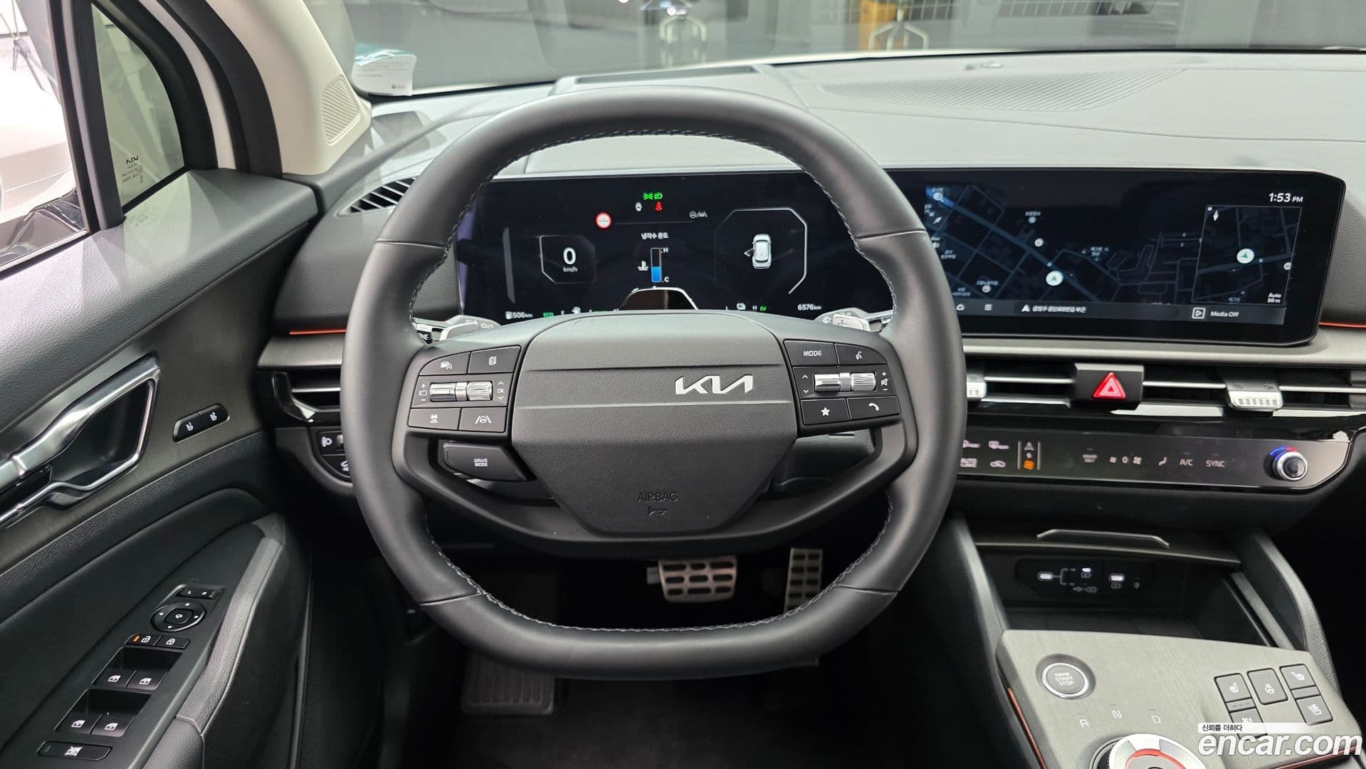 Main__Slider__Photo:Sportage Kia 2025.1-12