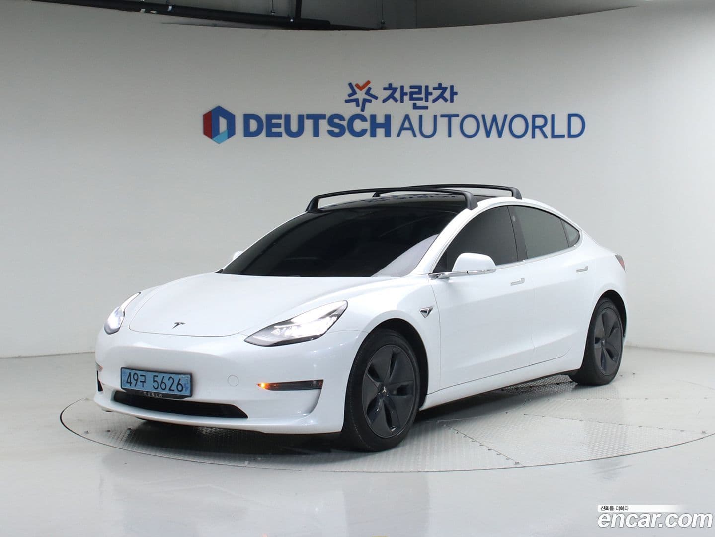 Main__Slider__Photo:Model 3 Tesla 2020.8-0