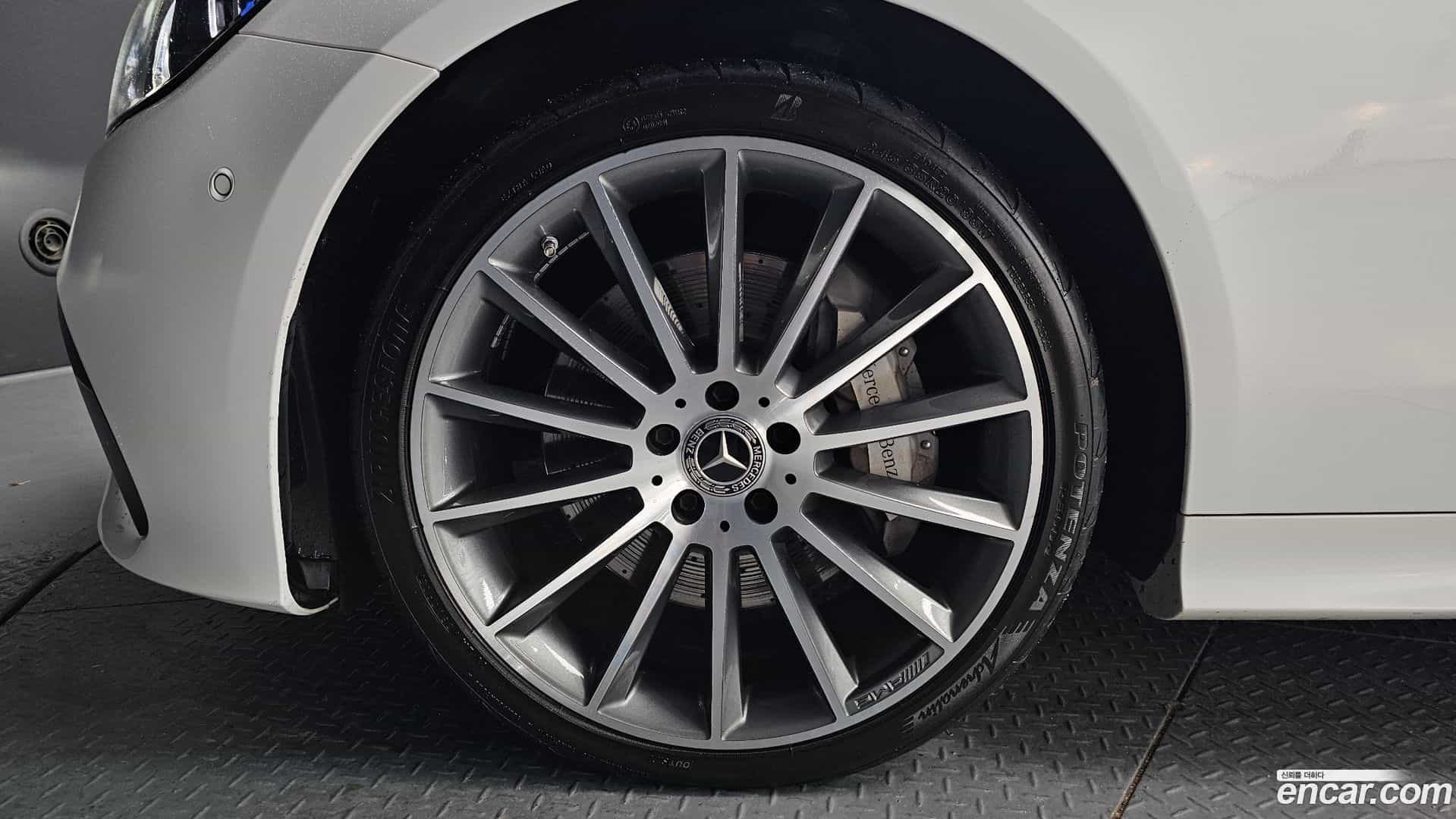 E-Class Mercedes-Benz 2022.2-OUTER-005