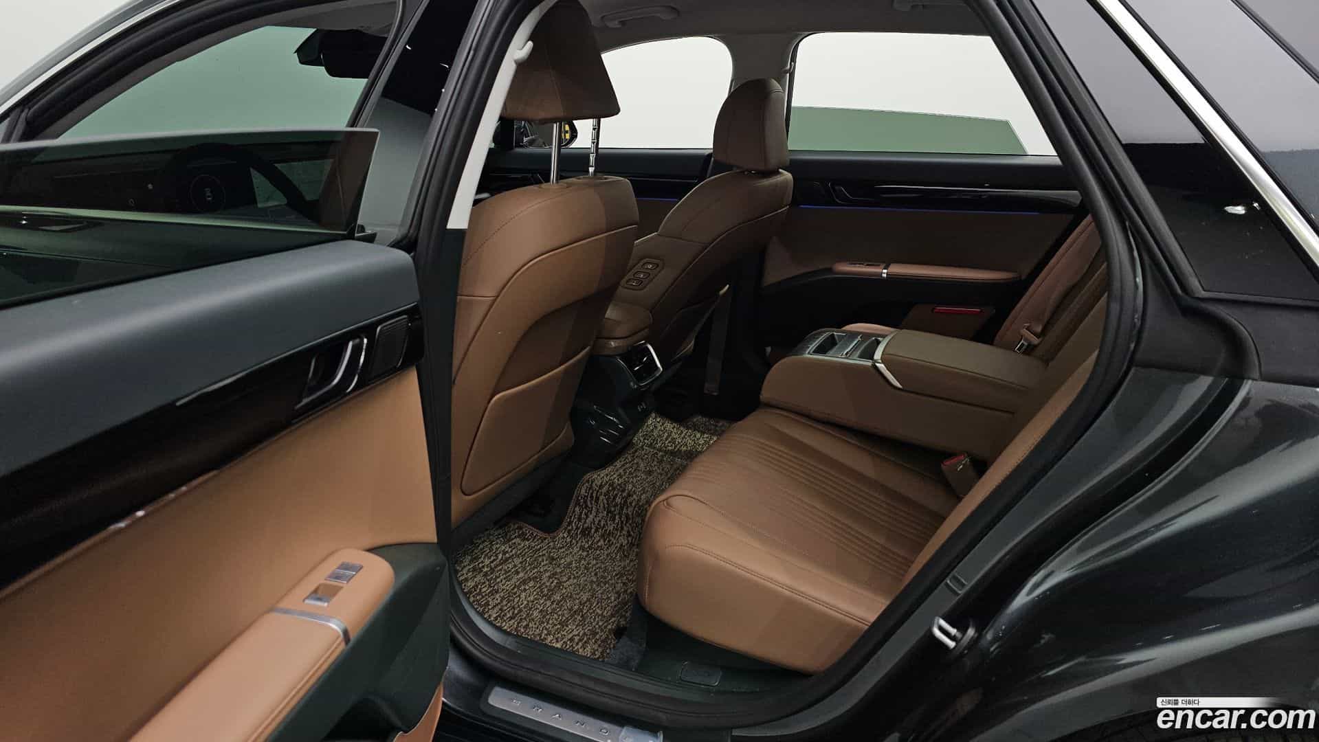 Grandeur Hyundai 2025.8-OPTION-015