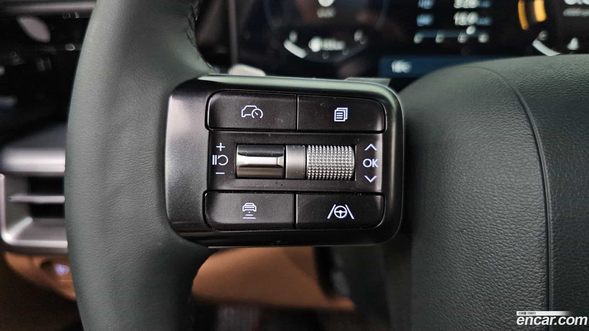 Grandeur Hyundai 2025.8-OPTION-047