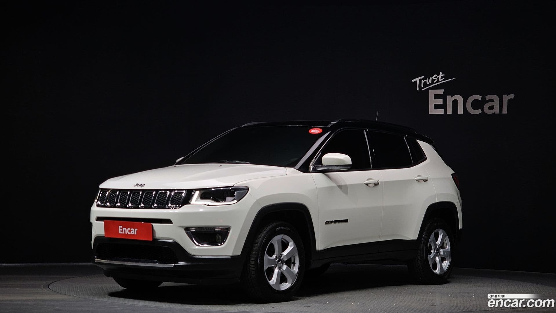 Main__Slider__Photo:Compass Jeep 2019.5-0