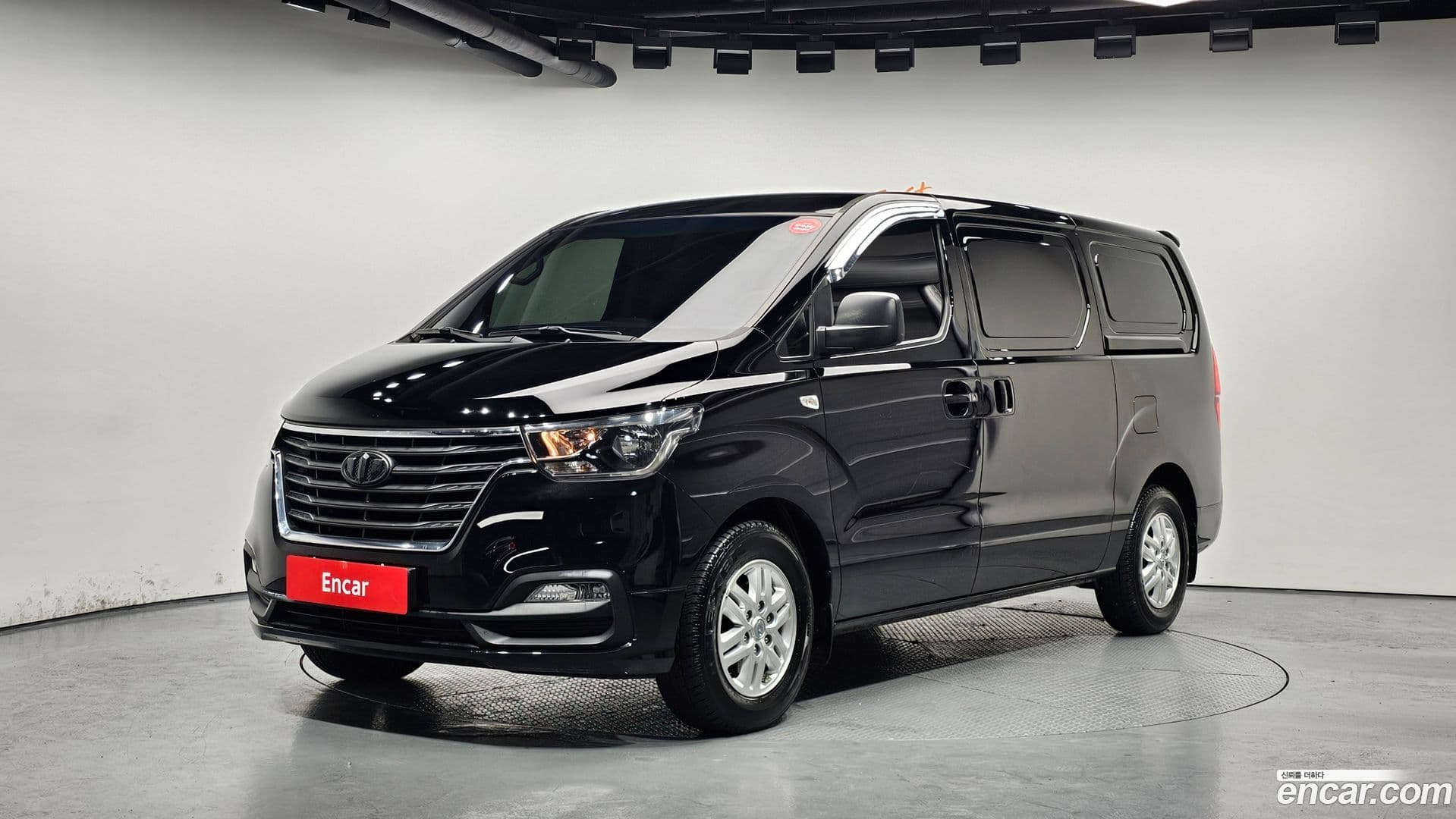 Main__Slider__Photo:Starex Hyundai 2018.3-0