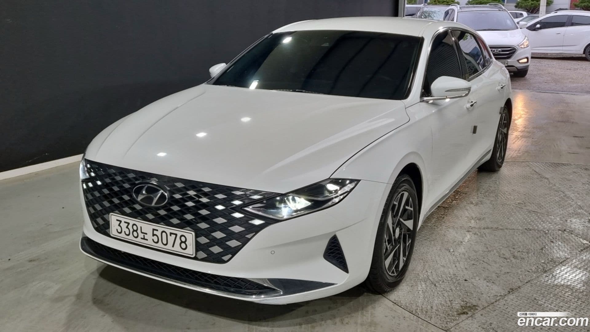 Main__Slider__Photo:Grandeur Hyundai 2022.2-0