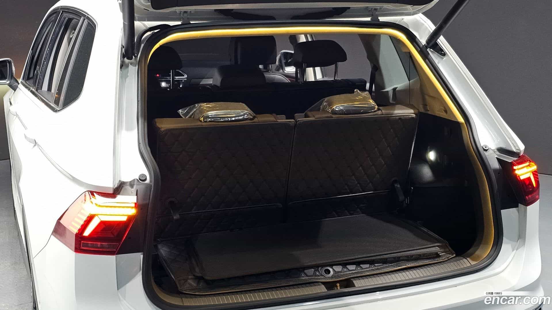 Tiguan Volkswagen 2023.8-OPTION-044