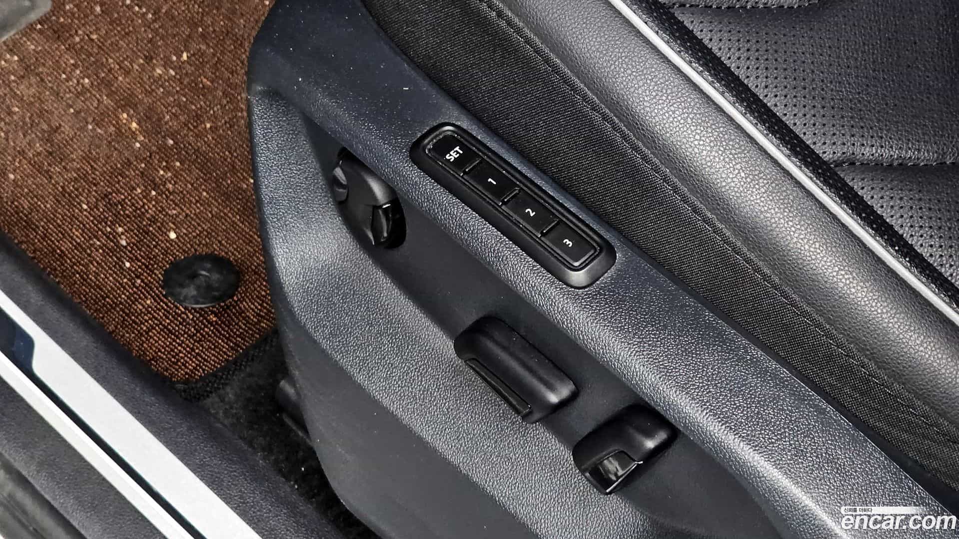 Tiguan Volkswagen 2023.8-OPTION-045