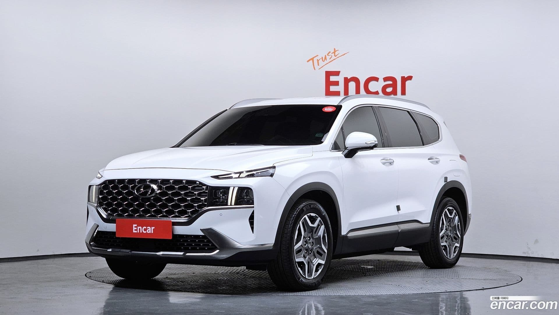Main__Slider__Photo:Santafe Hyundai 2022.2-0