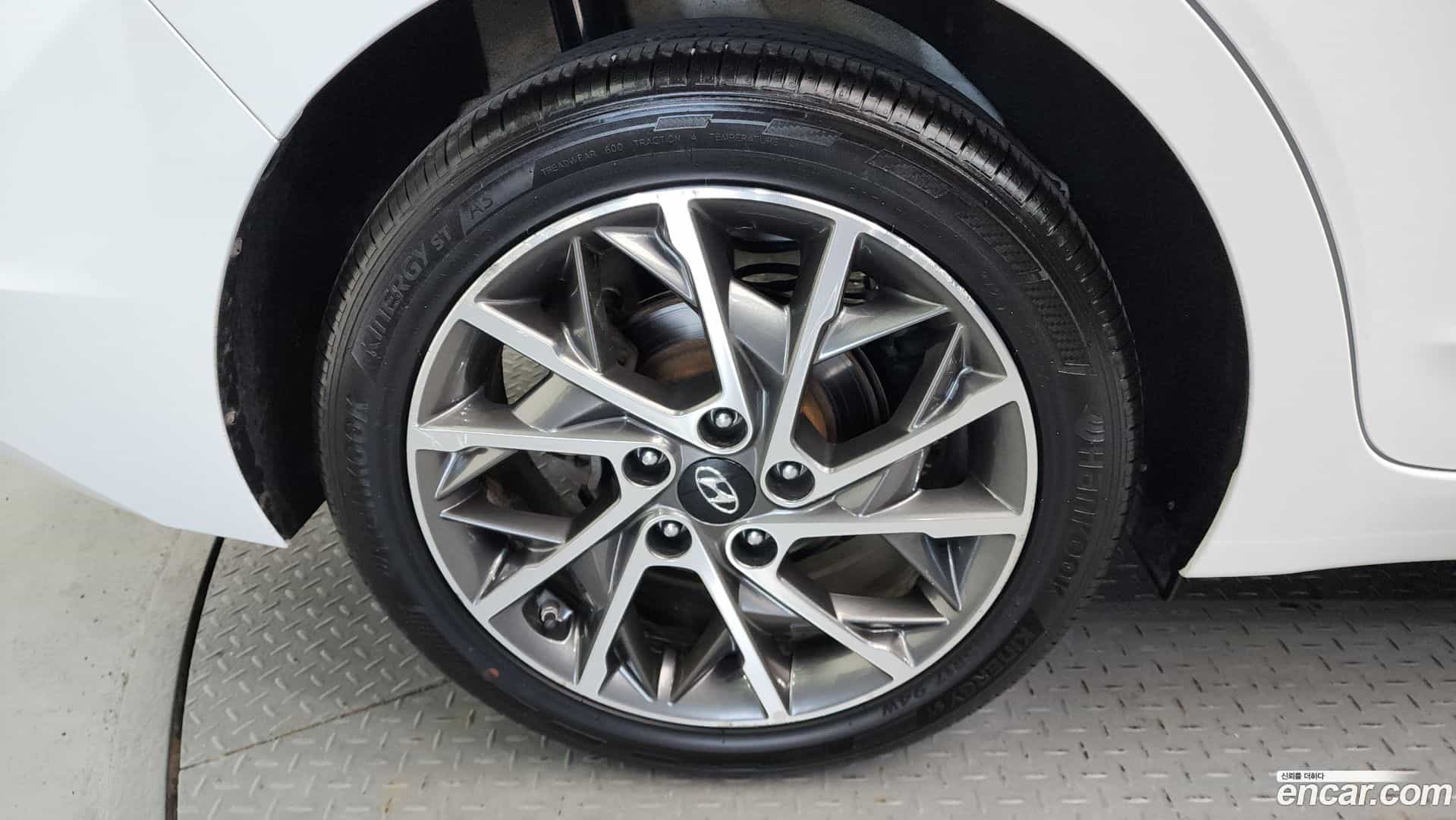 AVANTE Hyundai 2020.1-OUTER-005