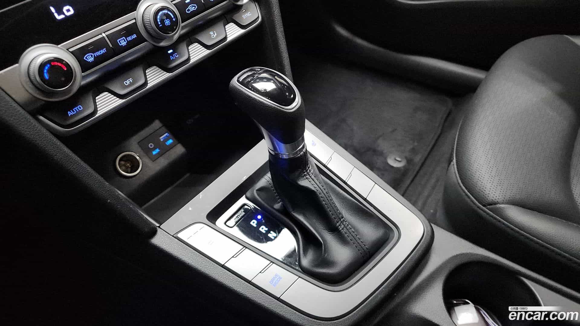 AVANTE Hyundai 2020.1-INNER-009