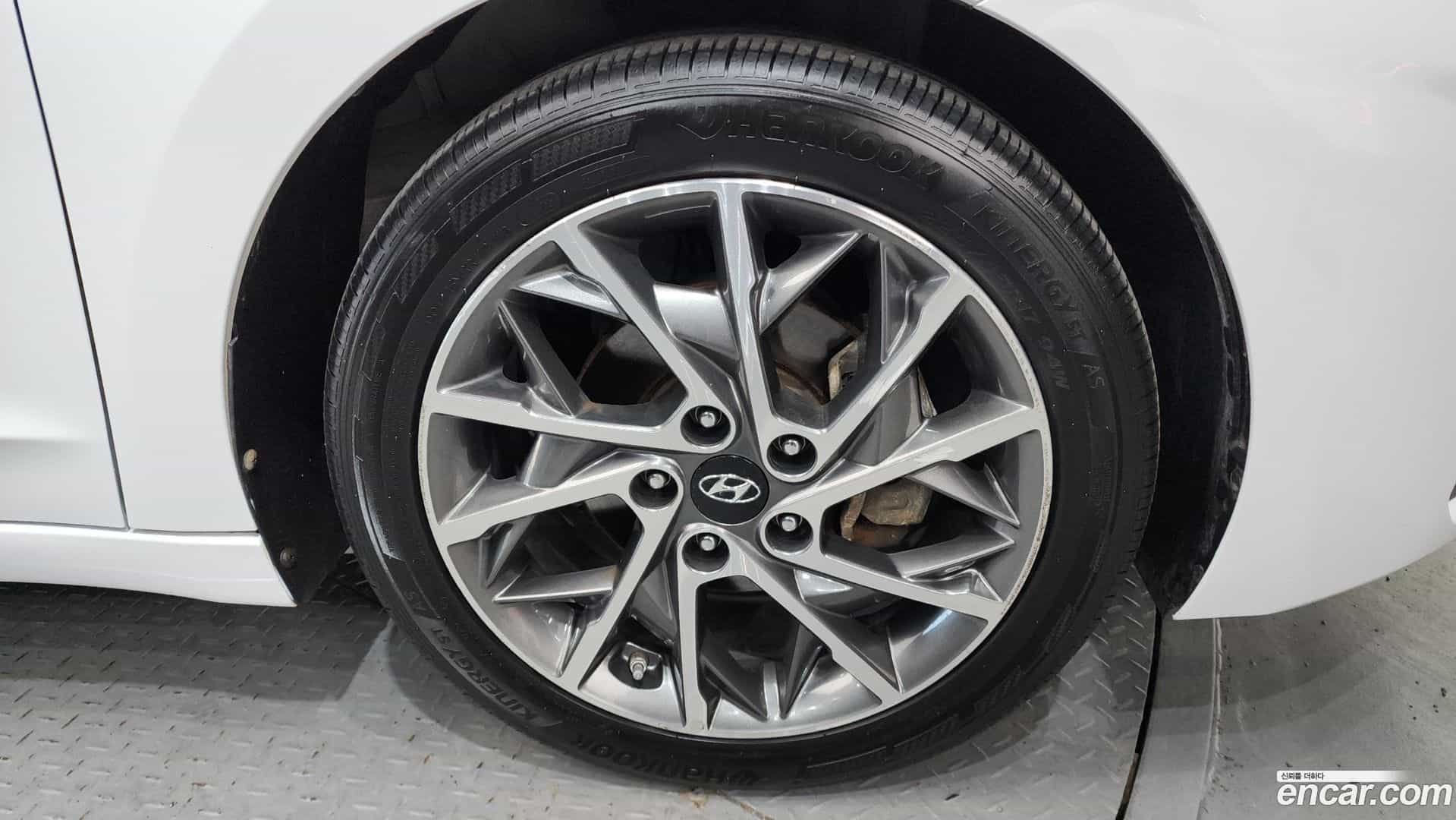 AVANTE Hyundai 2020.1-OUTER-031