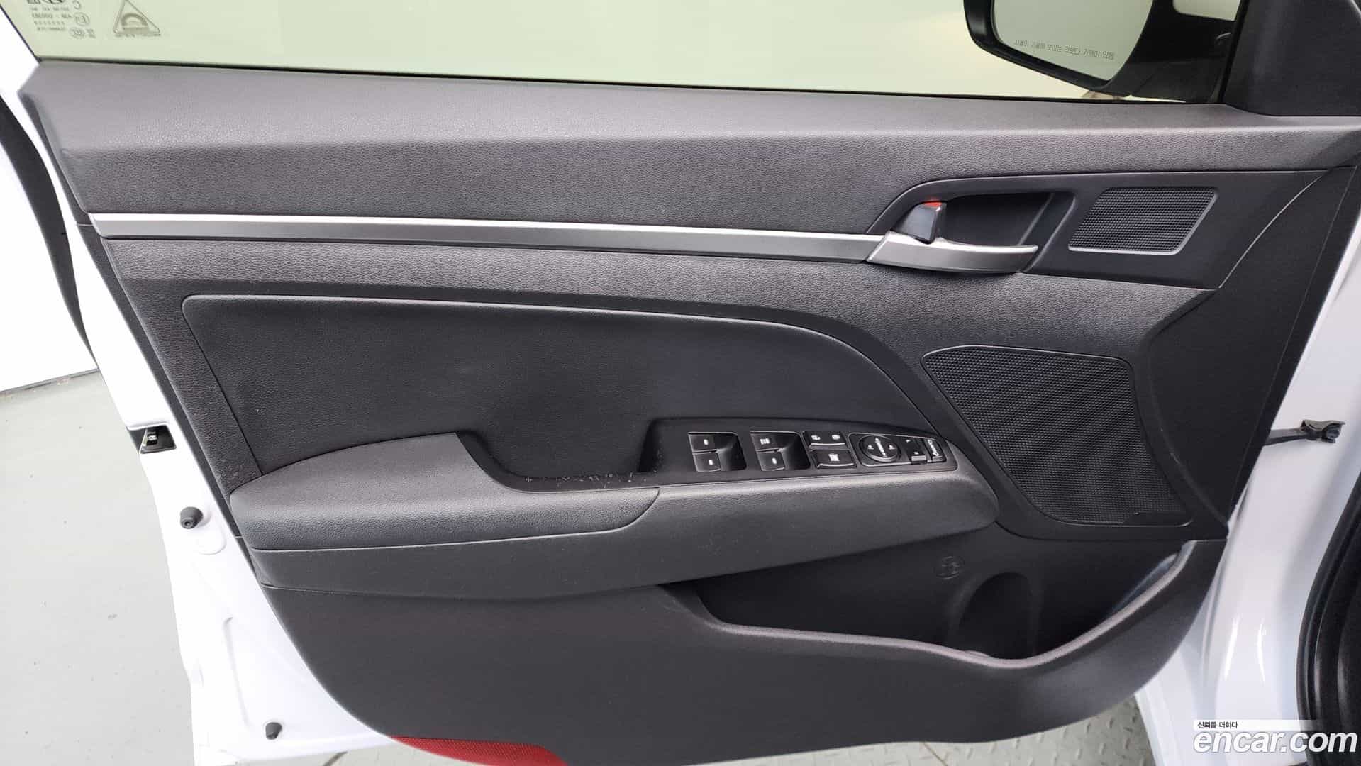 AVANTE Hyundai 2020.1-INNER-035