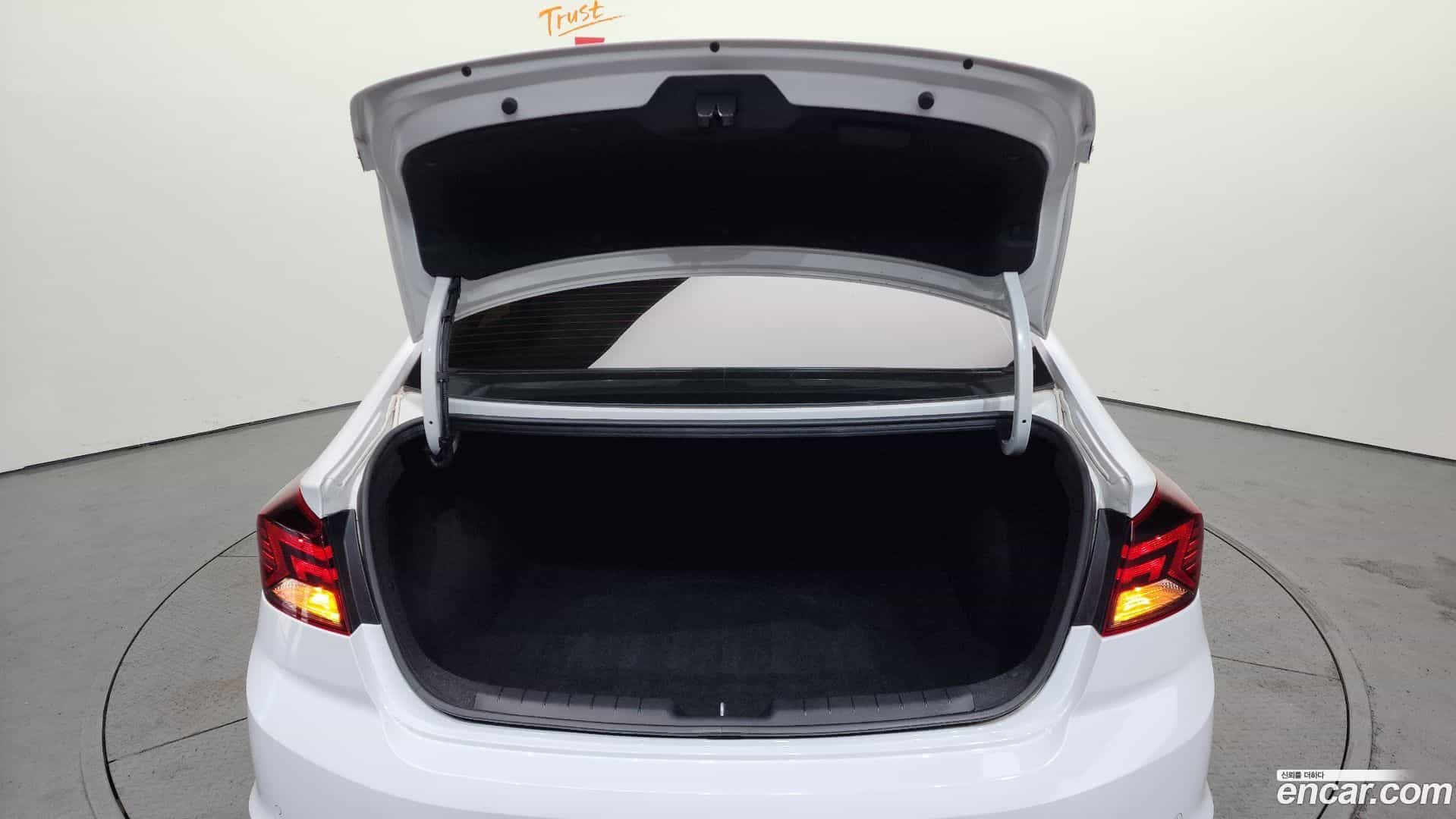 AVANTE Hyundai 2020.1-OPTION-042