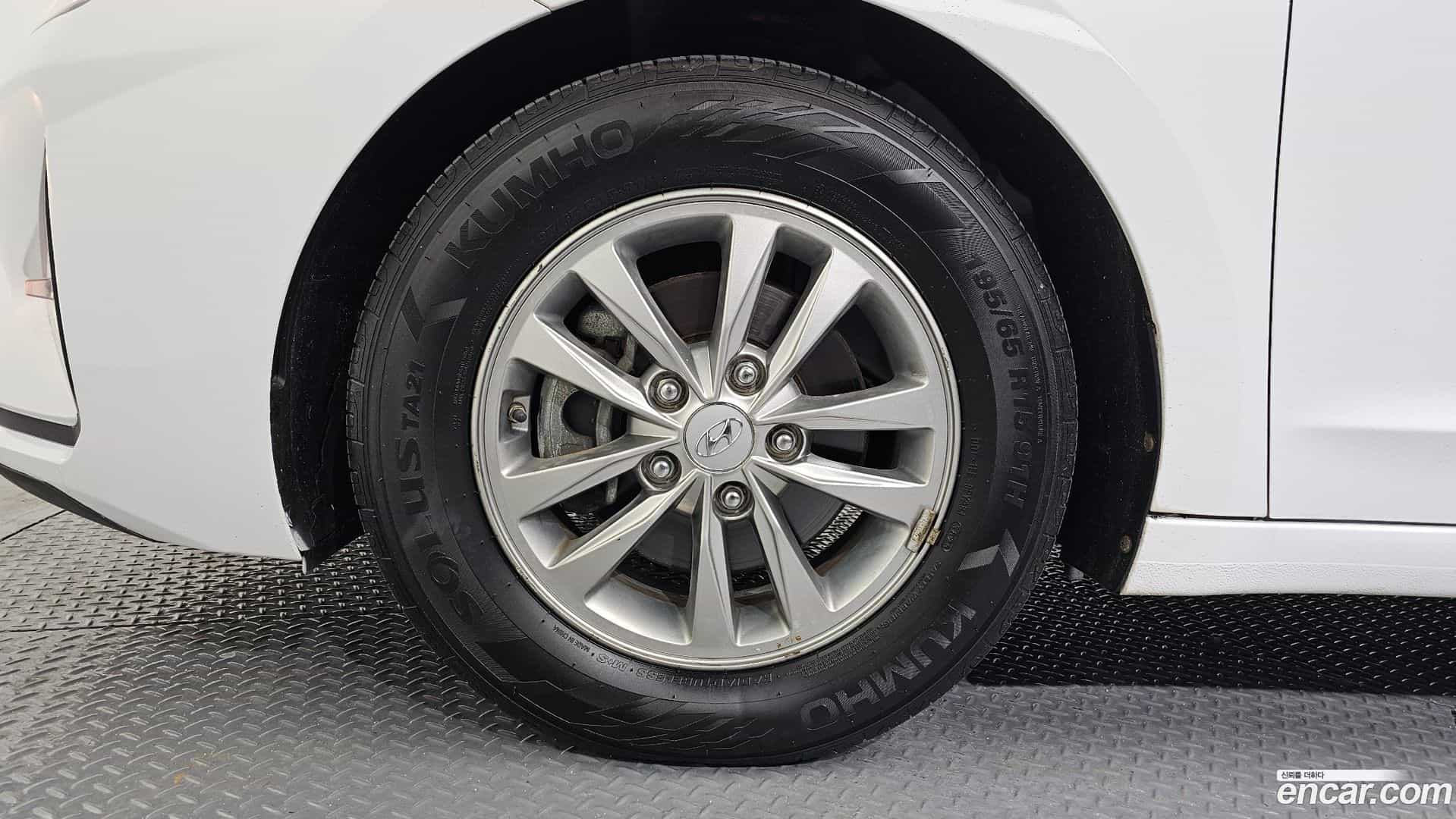 AVANTE Hyundai 2019.11-OUTER-005