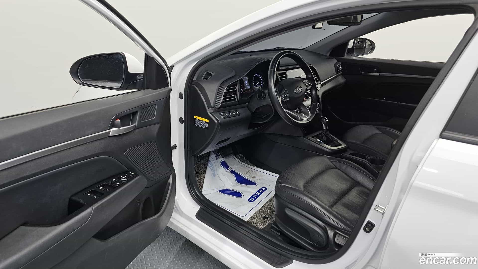 AVANTE Hyundai 2019.11-INNER-010