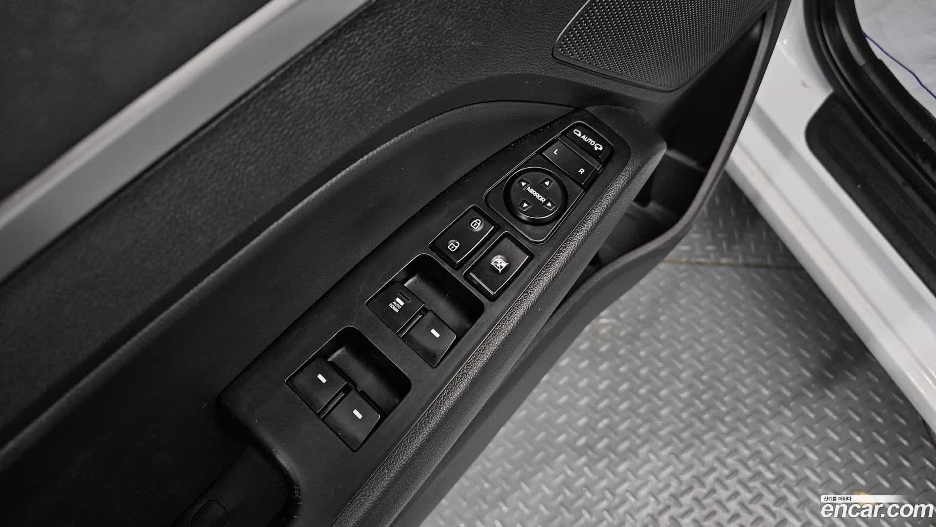 AVANTE Hyundai 2019.11-OPTION-016