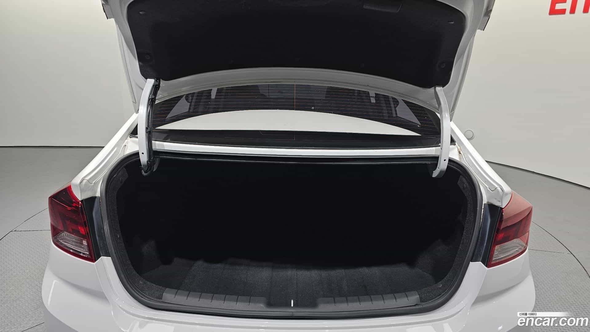 AVANTE Hyundai 2019.11-OPTION-021