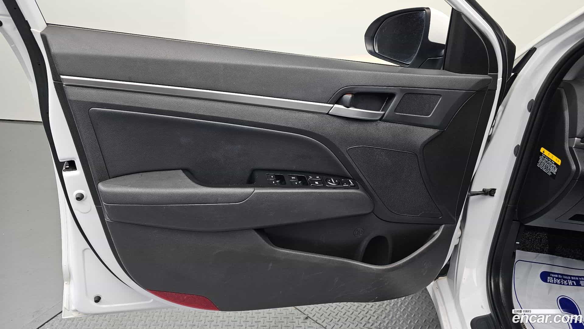 AVANTE Hyundai 2019.11-INNER-034