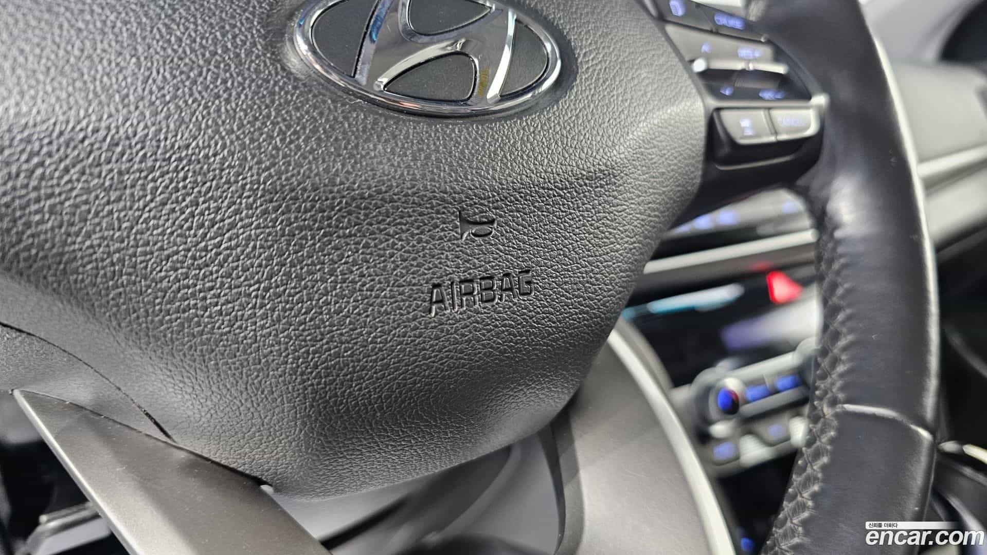 AVANTE Hyundai 2019.11-OPTION-042