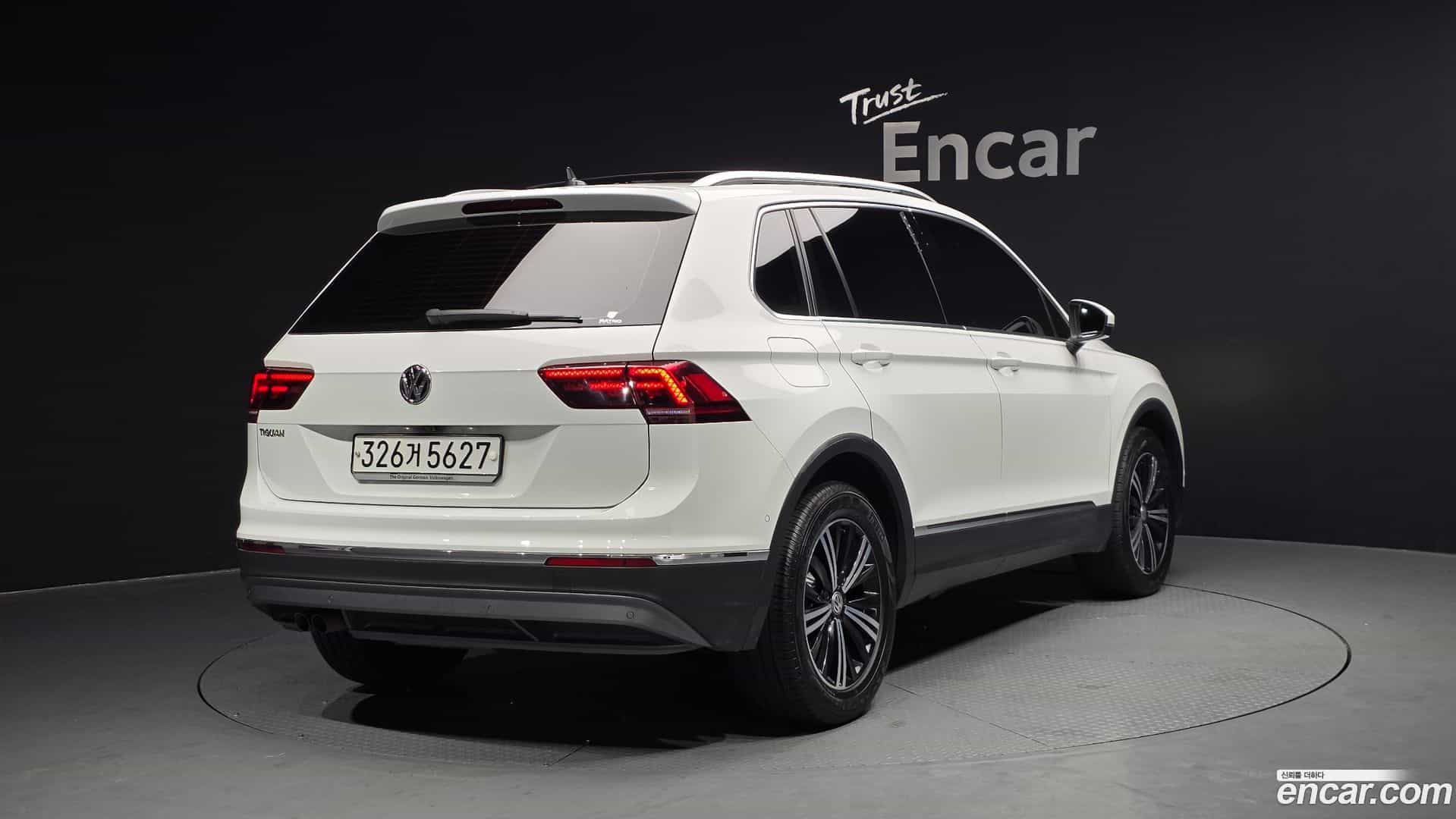 Tiguan Volkswagen 2020.5-OUTER-002